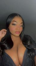 IN-OUT DISPONIBLE A BROSSARD BELLE NOIRE TANNANTE GROS SEIN 34F PAOLA DAMOUR - 4