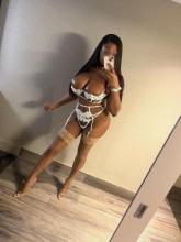IN-OUT DISPONIBLE A BROSSARD BELLE NOIRE TANNANTE GROS SEIN 34F PAOLA DAMOUR - 7