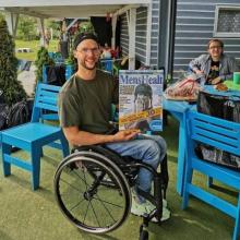 Je cherche un gars paraplégique (fauteuil roulant) ou amputé d'une jambe - 1